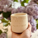 jacky-and-family-tasse-personnalisée-céramique-cadeau-maitresse-café-thé-poterie-3