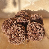 POMPONS À SUSPENDRE - MARRON