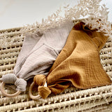 jacky-and-family-doudou-lange-dentition-bébé-bois-caramel-marron-7
