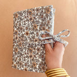 jacky-and-family-protege-carnet-de-sante-fleurs-liberty-fleurs-sechees-personnalisé-1