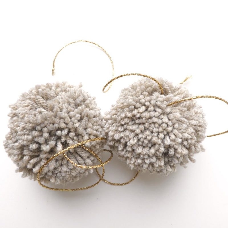 jacky-and-family-pompons-laine-beige-ficelle-3