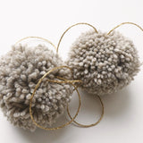 jacky-and-family-pompons-laine-beige-ficelle-1